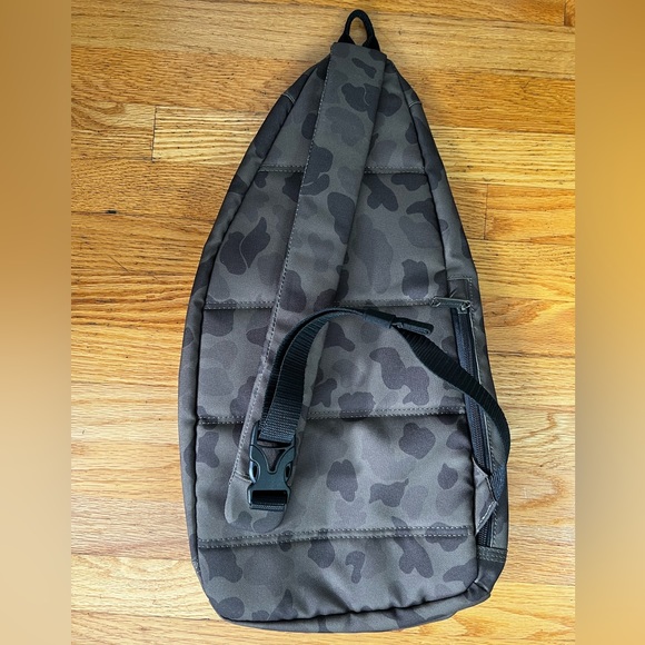 Carhartt - Sling Bag | Duck Camo OS - Picture 4 of 6